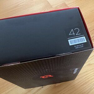 Peleton shoes size 42 BRAND NEW!